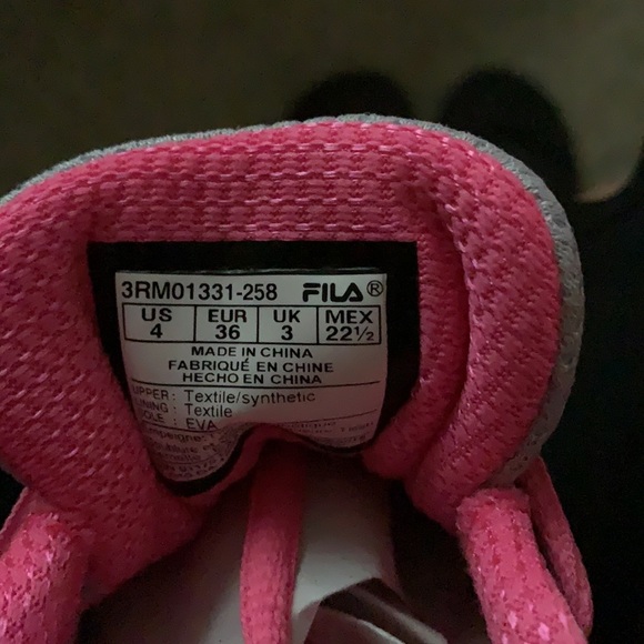Fila 🌟Host Pick🌟 NWT size 4 youth running- pink/gray - Picture 4 of 6